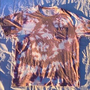 Tan and white tie-dye short sleeve T-shirt.
